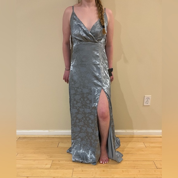 Beautiful Lulu’s dress size XS - perfect spring/summer wedding guest dress! - Picture 1 of 1